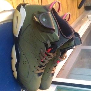 Used Retro Jordans Army Green